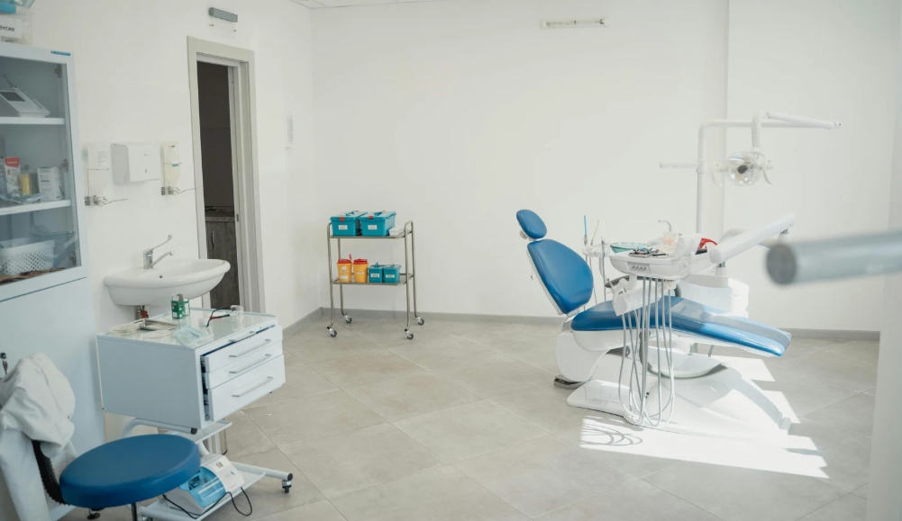 Family Dental Care, a dentist near Platte City, at 502 Shawnee St in Leavenworth, KS